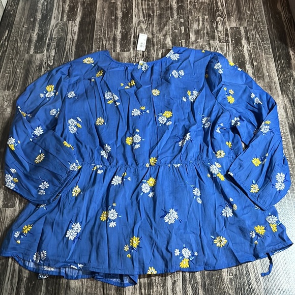 Old Navy Front Tie Top - Picture 6 of 8